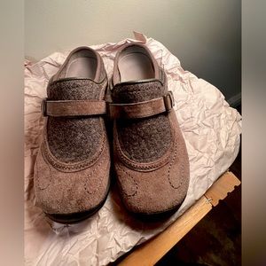 Merrell Women's Moc Encore Sidestep Stone Suede Clog Slip On Mule Size Brown